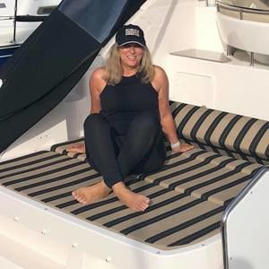 Meet your Posher, Laurie